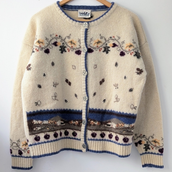 Northern Reflections Sweaters - Vintage Wool Northern Reflections Nature Embroidery Button Up Cardigan